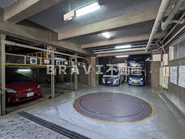 アストレア内淡路の駐車場