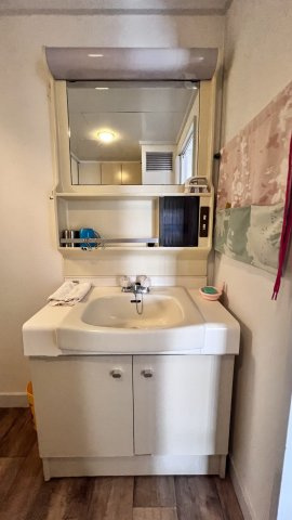 泉北御池台第1住宅の独立洗面台