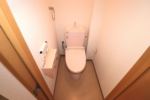 高知市薊野北町２丁目の賃貸マンションのトイレ|ゆったりとした空間のトイレです
※間取り反転の場合あり、内装が若干異なる場合がございます