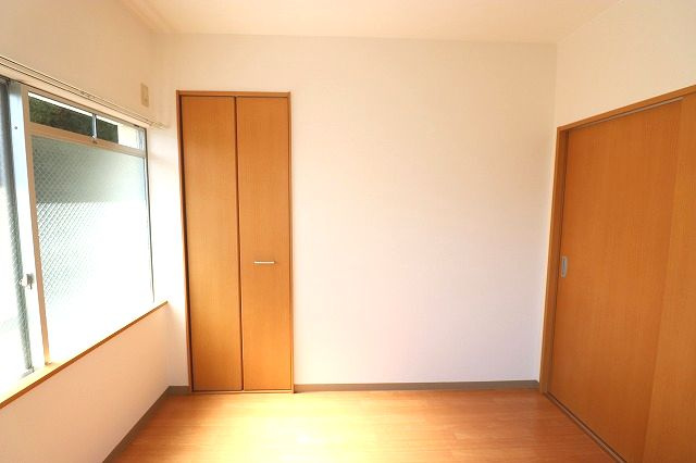 高知市薊野北町２丁目の賃貸マンションの洋室|スタンダードな洋室です
※間取り反転の場合あり、内装が若干異なる場合がございます