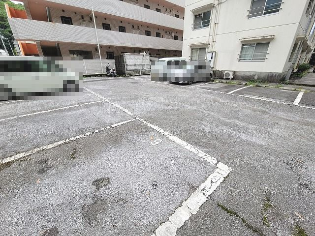 高知市薊野北町２丁目の賃貸マンションの駐車場|駐車場があります