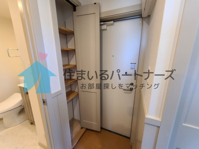 久留米市荒木町荒木のアパートの玄関|ゆったりとした玄関です