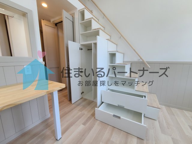 久留米市荒木町荒木のアパートの内装|明るい色調の室内です