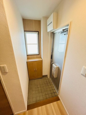 【玄関】 | ディマンドハイツB