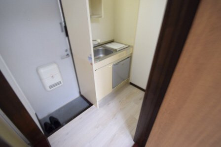 ケントピア本中山Ｄの居間・リビング|キッチン全体