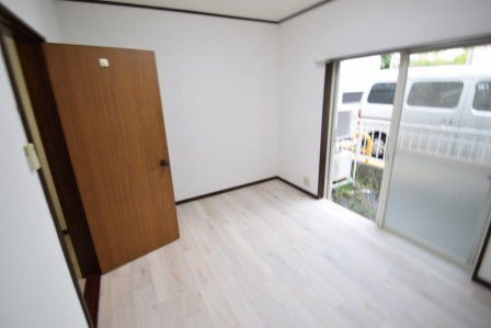 ケントピア本中山Ｄの寝室|ミニ冷蔵庫付きです