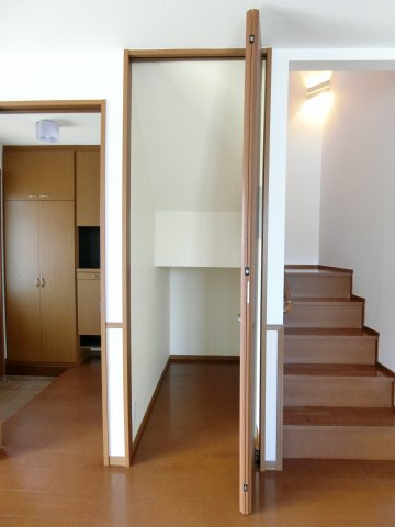 パル カヤクラC棟の収納|イメージ102号室の写真（反転あり）