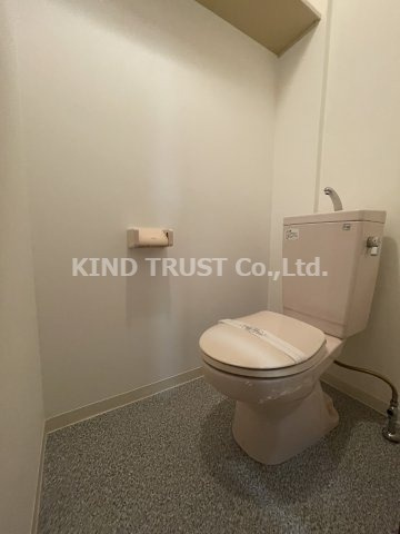 ペールウィのトイレ|落ち着いた色調のトイレです