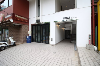 【エントランス】 | ＩＰＳＸ　ＳＯＵＴＨ