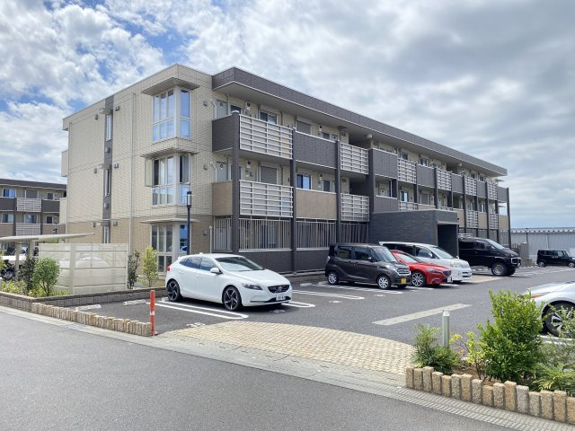 ゼピュロス学園の森Lの駐車場