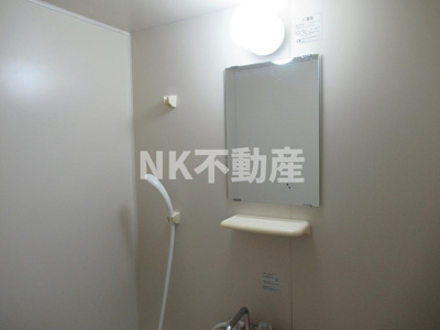 【浴室】 | パトラK（荒本賃貸） | お風呂に鏡があります