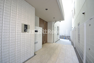 【エントランス】 | メゾン夕陽丘ノースコート　旭化成ヘーベルメゾンHEBEL HAUS | ゆとりのあるエントランスには宅配BOXも装備されております。