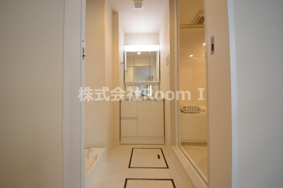 【洗面所】 | メゾン夕陽丘ノースコート　旭化成ヘーベルメゾンHEBEL HAUS | 脱衣スペースもあります