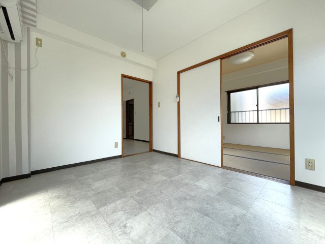 カネオカマンションの洋室