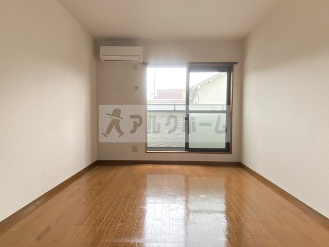 ベルドミール末広3番館の居間・リビング