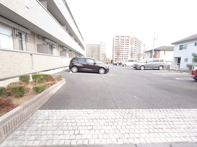 conifer(コニファー)の駐車場