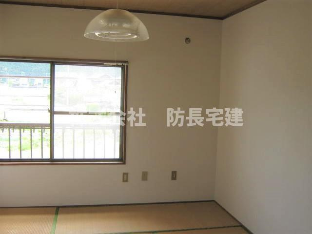 ハイツ宇佐川の和室|物件の内装です