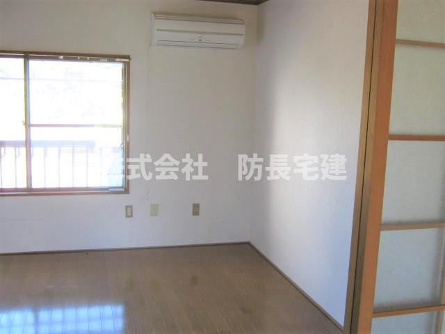 ハイツ宇佐川の洋室|コンパクトで使いやすい洋室です