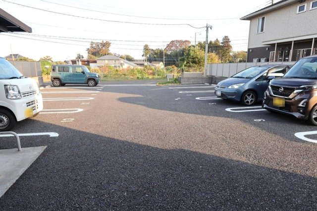 グラン・ボヌールⅡの駐車場