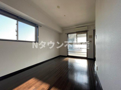 【洋室】 | プレミアムコート名古屋金山インテルノ | 個人の部屋や寝室として使える洋室です