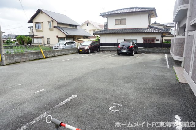 ヴィレッジMt　Firstの駐車場