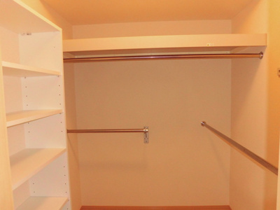 【収納】 | レジデンス・セレッソ | 洋室6.1帖 ウォークインクローゼット