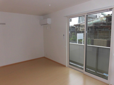 【居間・リビング】 | レジデンス・セレッソ | LDK13.3帖