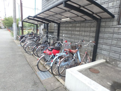 【その他共用部分】 | ステラハウス１１ | 屋根付き駐輪スペースです