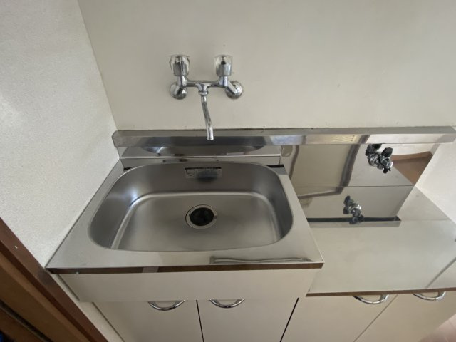 双葉ハイツのキッチン|新品のキッチンには、ガスコンロが設置可能です。