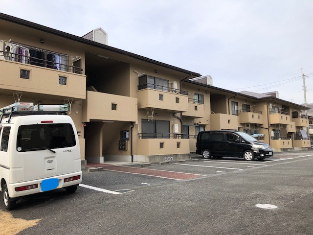 聖ソレアードの駐車場