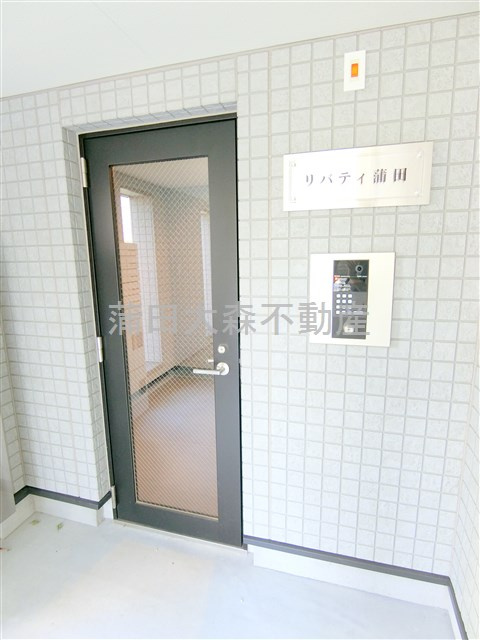 矢口渡新築アパートのエントランス