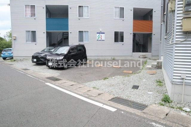 ルフトゼロの駐車場|車をお持ちの方に嬉しい駐車場付きの物件です