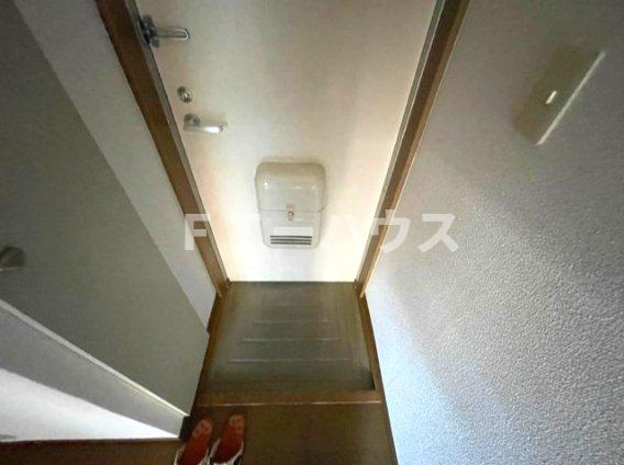 バードハイツの玄関