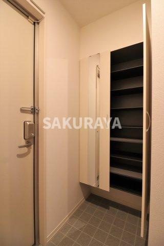 プレミアムの玄関|2021年撮影。現況と異なる場合がございます。