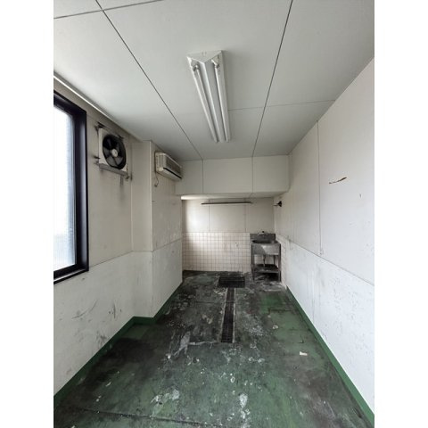 市橋5丁目倉庫付事務所の内装