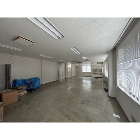 市橋5丁目倉庫付事務所の内装