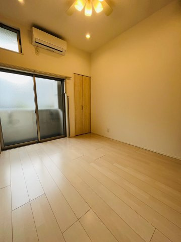 仲介手数料０円！！ハーモニーテラス中村町Ⅳの居間・リビング