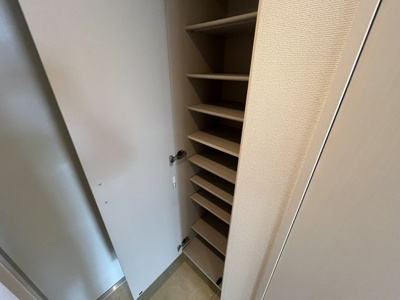 【収納】 | プレミアウエイブ | シューズボックスがある事で玄関周りが綺麗になります