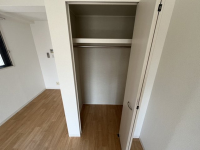 【収納】 | プレミアウエイブ | 高さがある収納なのでコート等も収納出来ます
