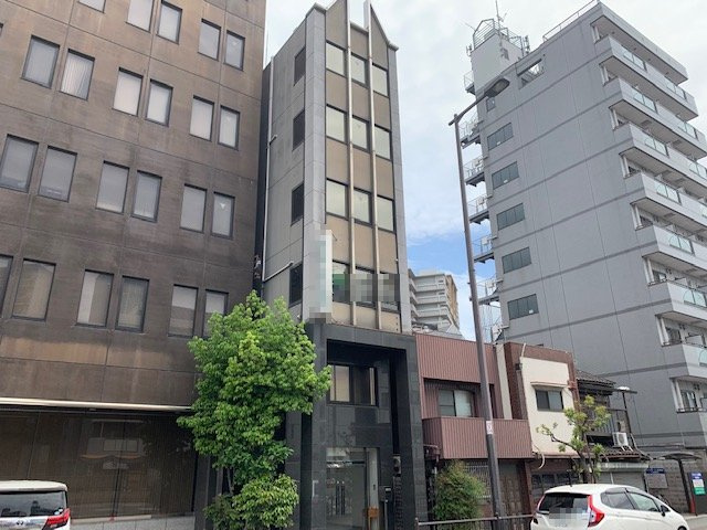 大阪市東住吉区杭全１丁目のビルの外観