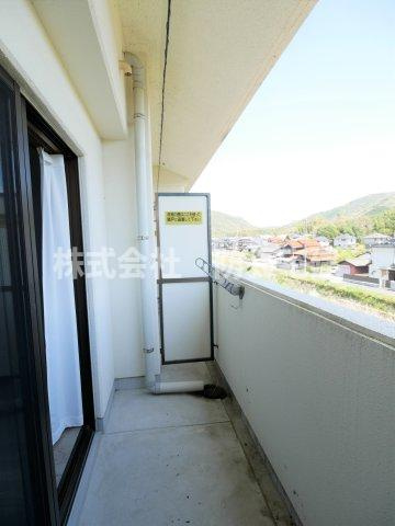 スカイハイツみやびのバルコニー|お洗濯にも便利なバルコニー付き