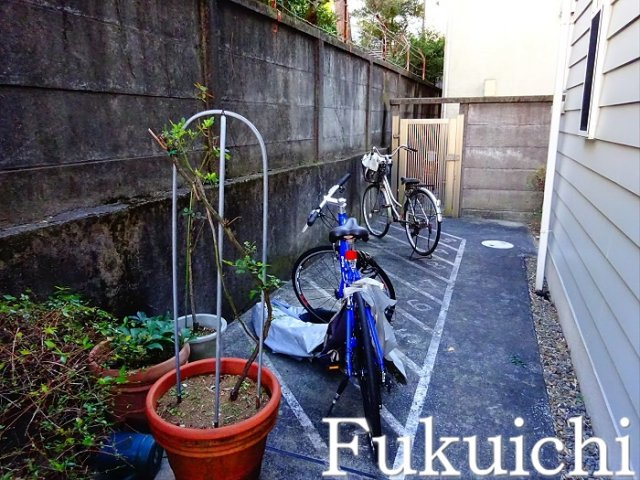 コート平町のエントランス