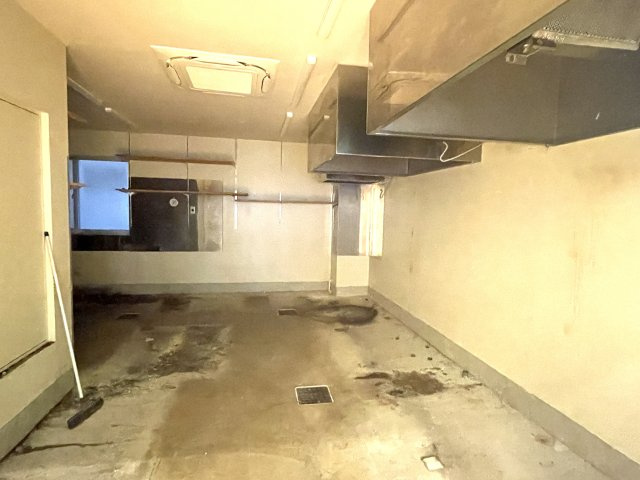 名古屋市中区栄４丁目の店舗一部の駐車場