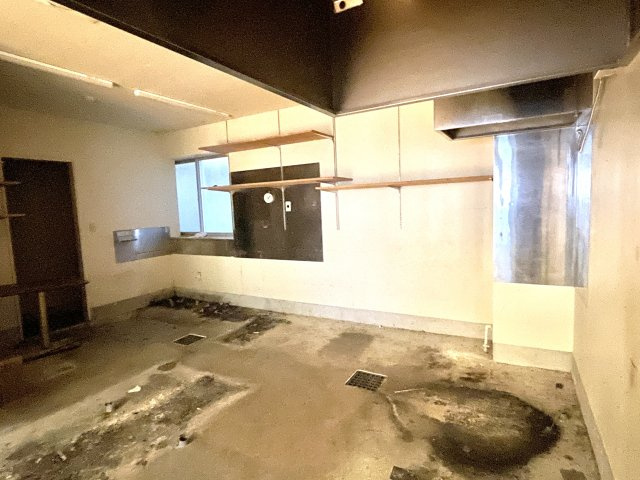名古屋市中区栄４丁目の店舗一部の駐車場