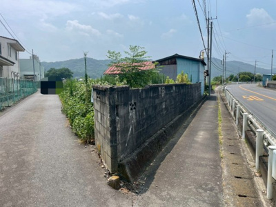 【前面道路含む現地写真】 | 東茨城郡城里町　《倉庫付き!!》中古戸建