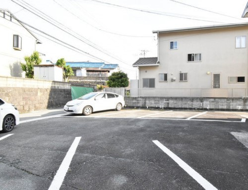 トラッドグリーンの駐車場