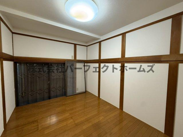 長尾元町7丁目戸建　賃貸の洋室|広々とした洋室です