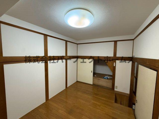 長尾元町7丁目戸建　賃貸の洋室|明るい洋室です