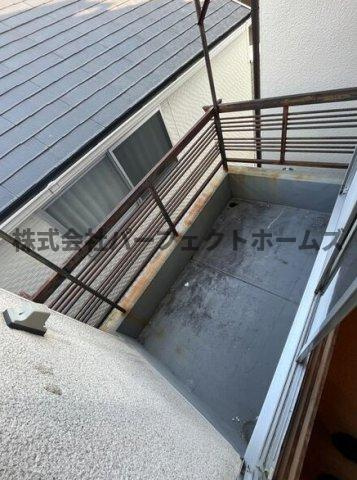 長尾元町7丁目戸建　賃貸のバルコニー|お洗濯にも便利なバルコニー付き