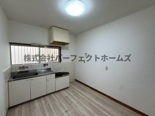 長尾元町7丁目戸建　賃貸の居間・リビング|ゆったりとした居間です